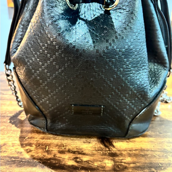 Gucci Handbags - 💼 VERY USED GUCCI Diamante drawstring shoulder Bag